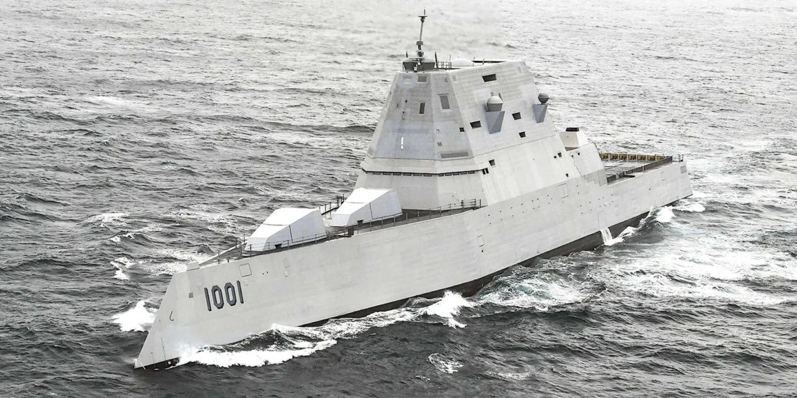 Zumwalt: Σκουριασμένο το stealth αμερικανικό αντιτορπιλικό